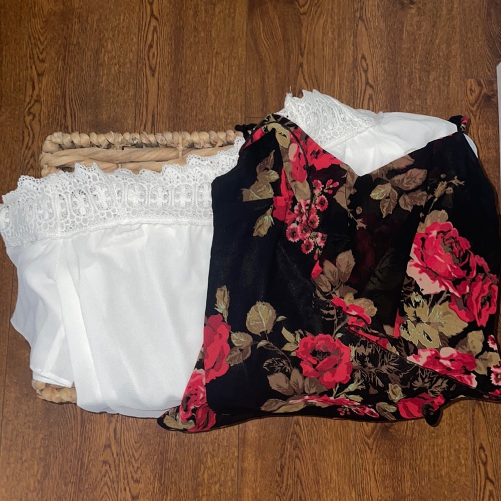 BUNDLE of Guess Tanks